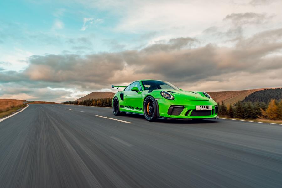  Porsche 911 GT3 RS (991) 2018 года  (UK) (фото 5 из 39)